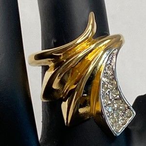 💎Gold Tone Ring Three Wedge With Rhinestone One Pave Wedge